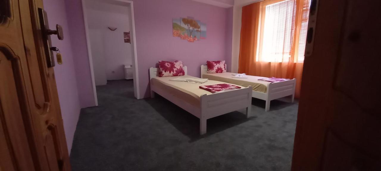 Guesthouse Flora Китен Екстериор снимка