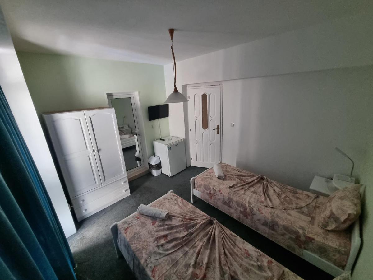 Guesthouse Flora Китен Екстериор снимка