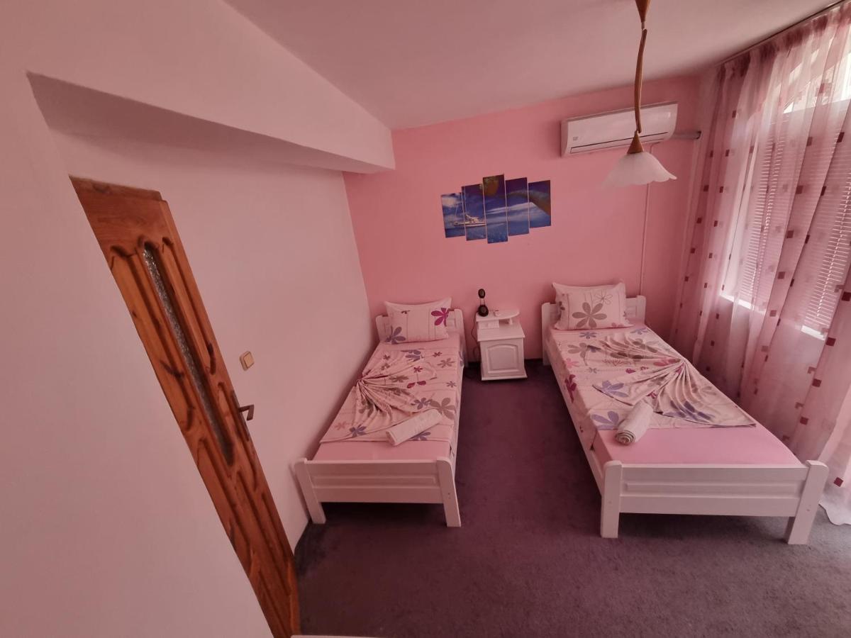 Guesthouse Flora Китен Екстериор снимка