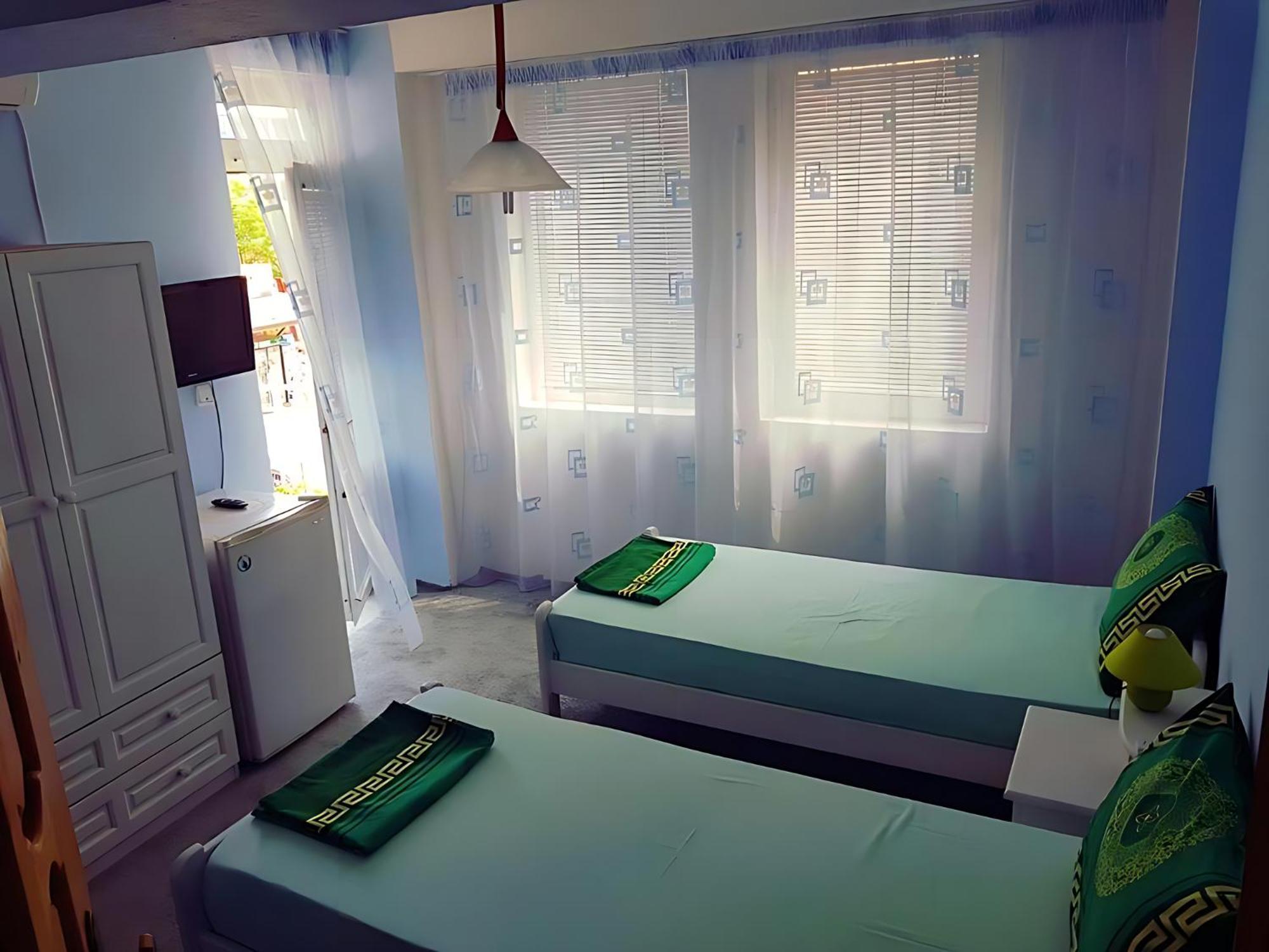 Guesthouse Flora Китен Екстериор снимка