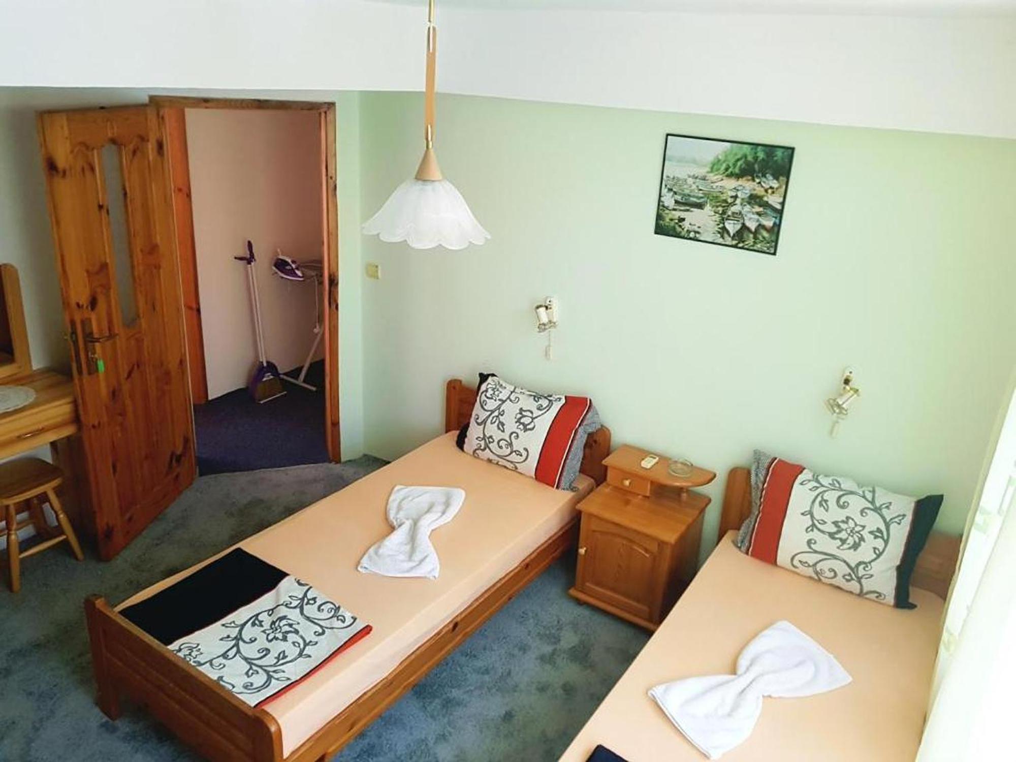 Guesthouse Flora Китен Екстериор снимка