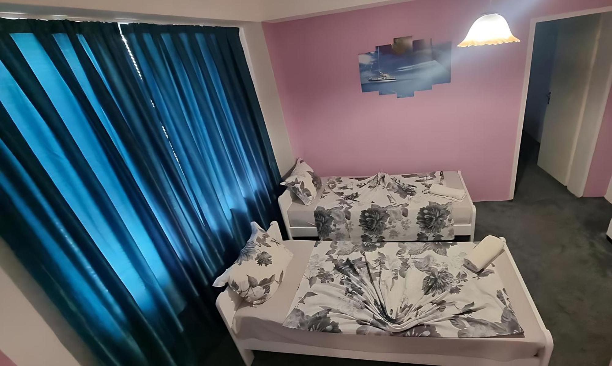 Guesthouse Flora Китен Екстериор снимка