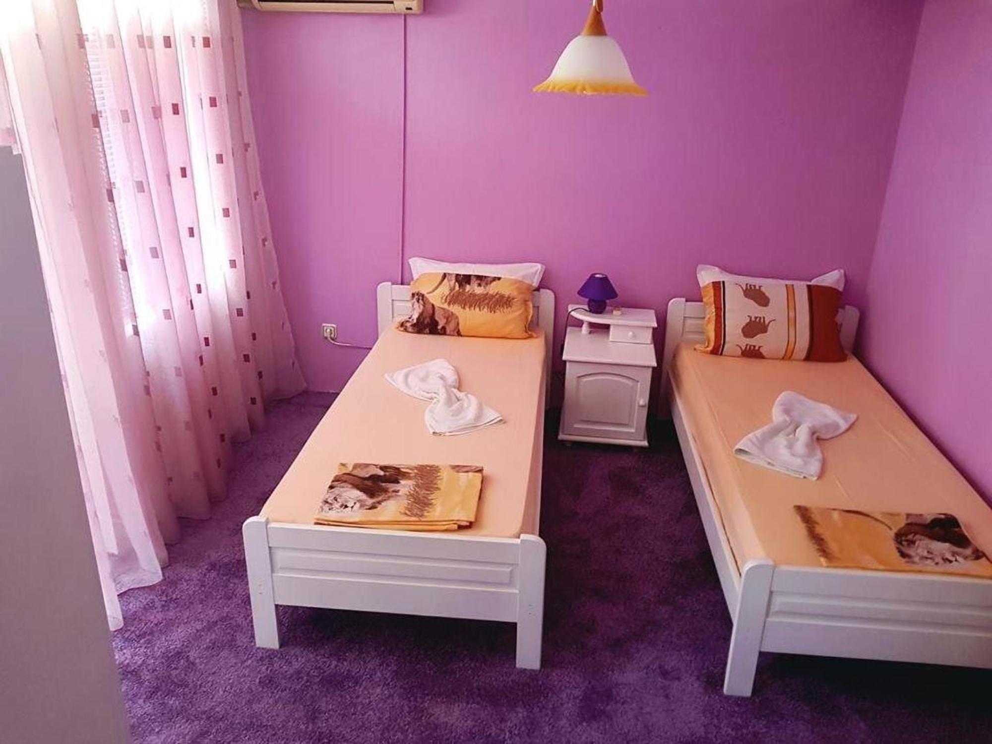 Guesthouse Flora Китен Екстериор снимка