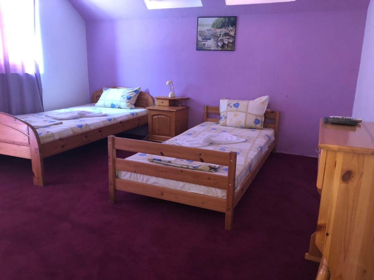 Guesthouse Flora Китен Екстериор снимка